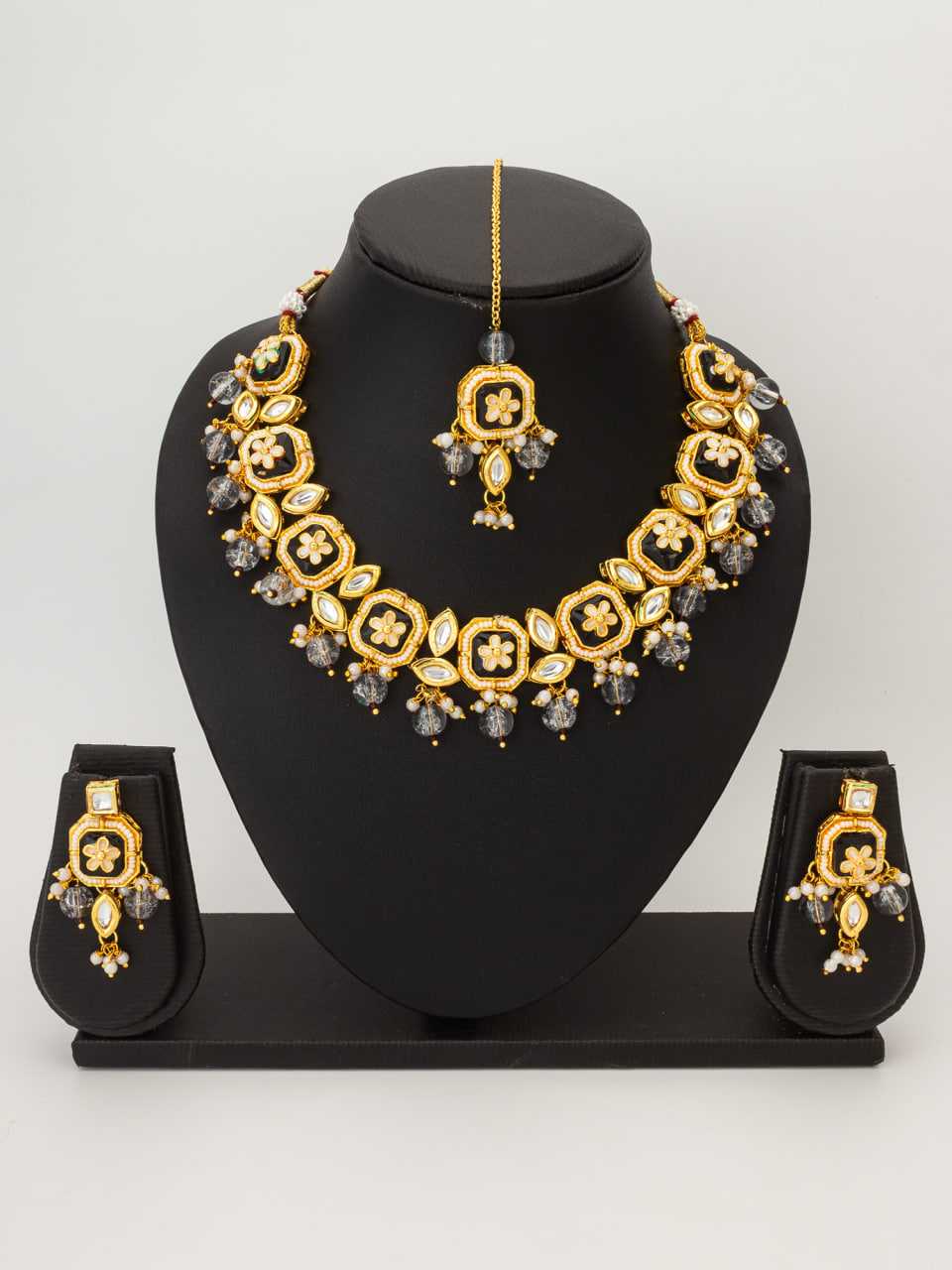 mystical-boundary-womens-jewellery-wholesale-kundan-necklace-set-fashion-necklace-manufacturer-2025-08-05_08_45_31