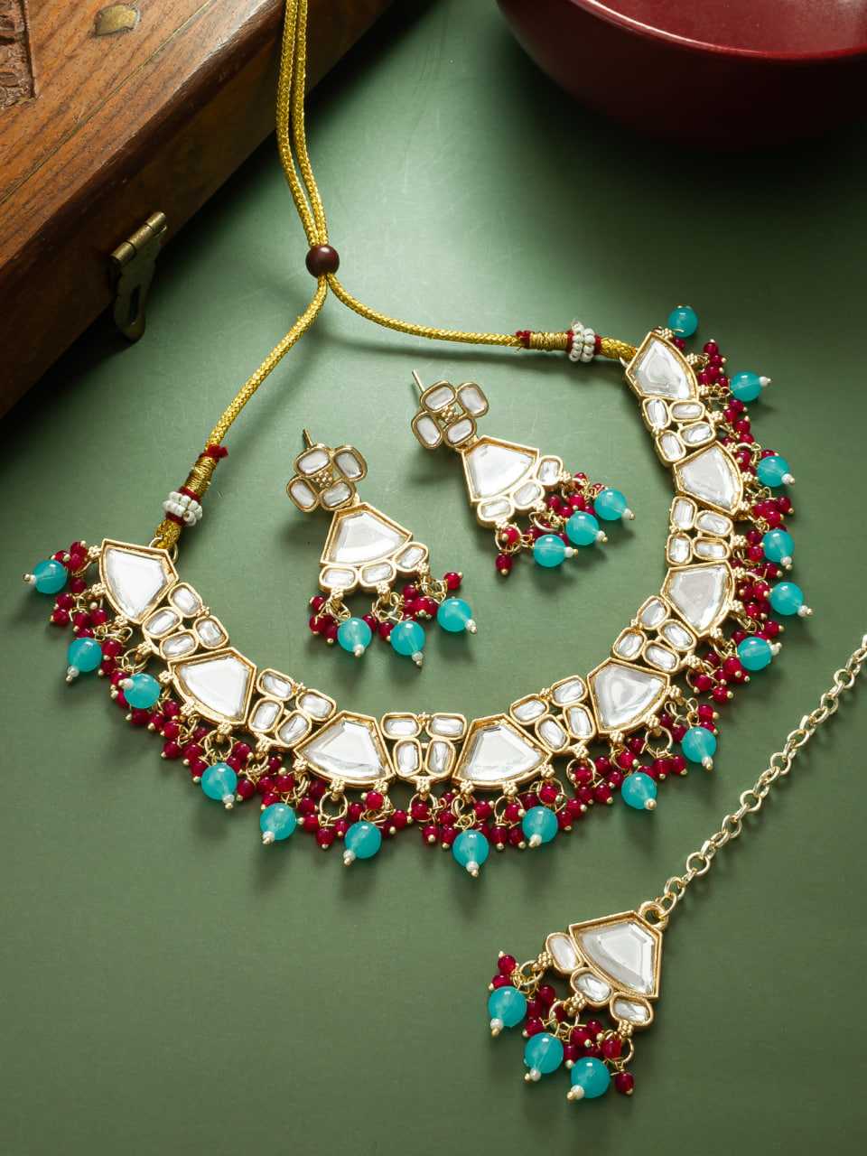 mystical-boundary-womens-jewellery-wholesale-kundan-necklace-set-fashion-necklace-manufacturer-2025-08-05_22_05_25